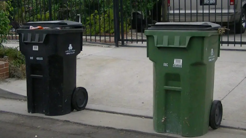 Best Outdoor Garbage Cans With Locking Lids And Wheels